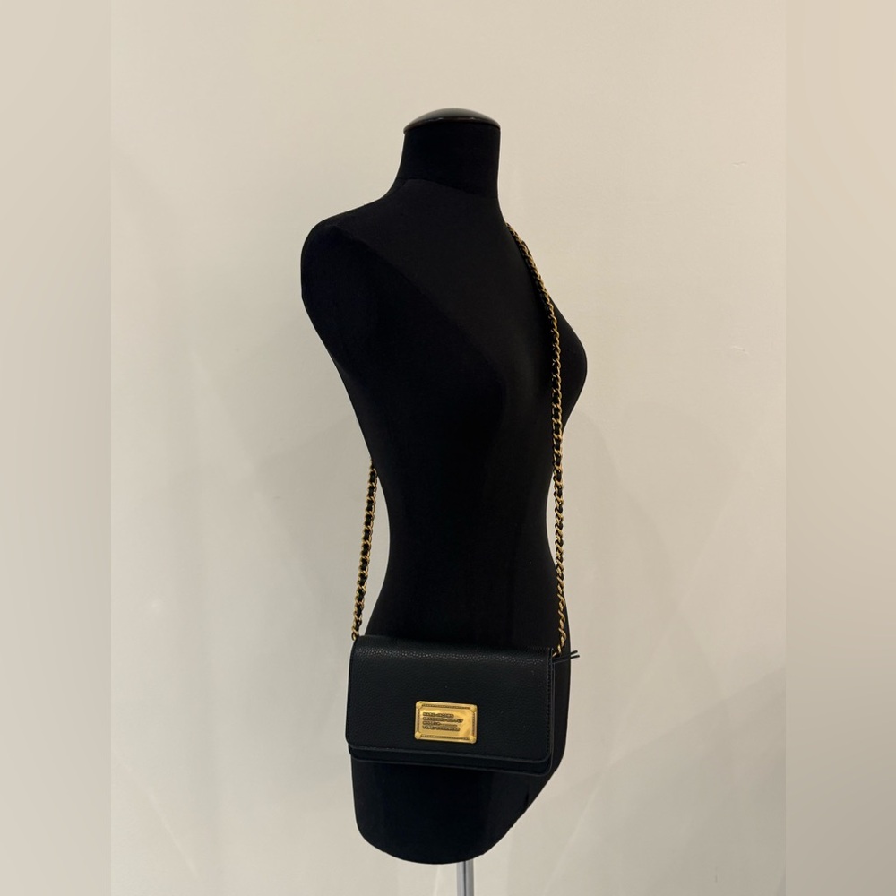 NWT Marc Jacobs mini bag  (wallet on chain) crossbody - black